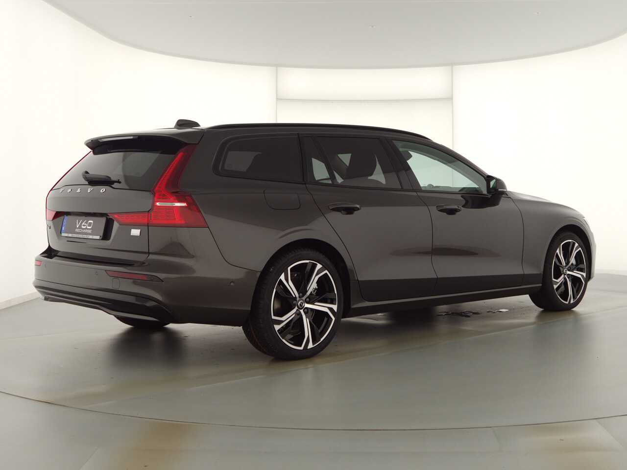 Volvo  V60 Recharge Ultimate, T8 AWD Plug-in Hybrid, Elektrisch/Benzin, Dark