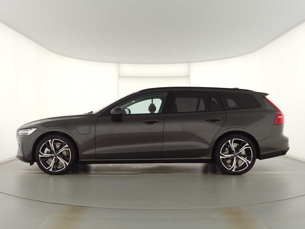 Volvo  V60 Recharge Ultimate, T8 AWD Plug-in Hybrid, Elektrisch/Benzin, Dark