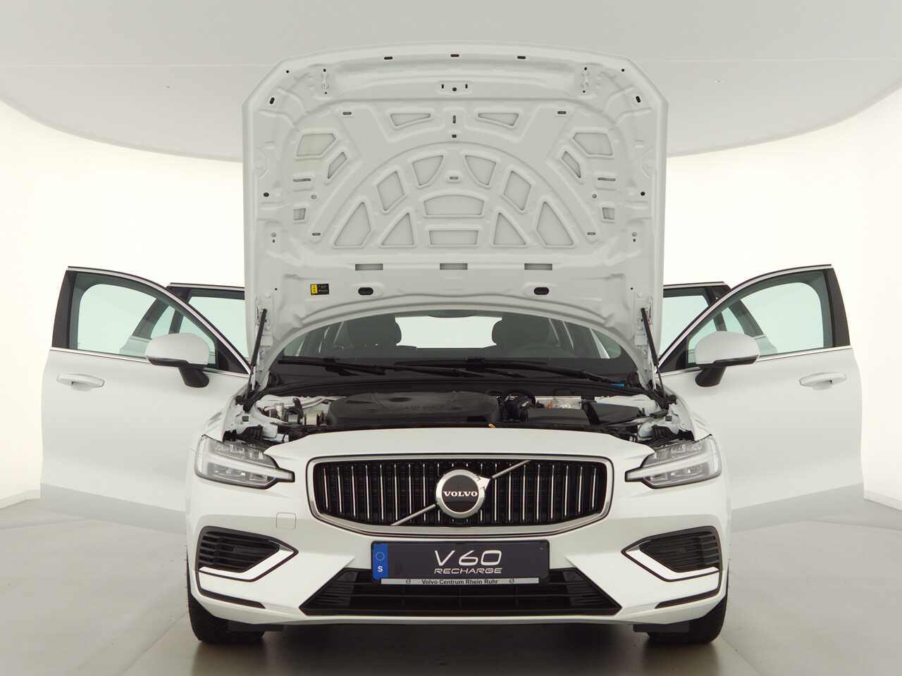 Volvo  V60 Recharge Essential, T6 AWD Plug-in Hybrid, Elektrisch/Benzin, Bright