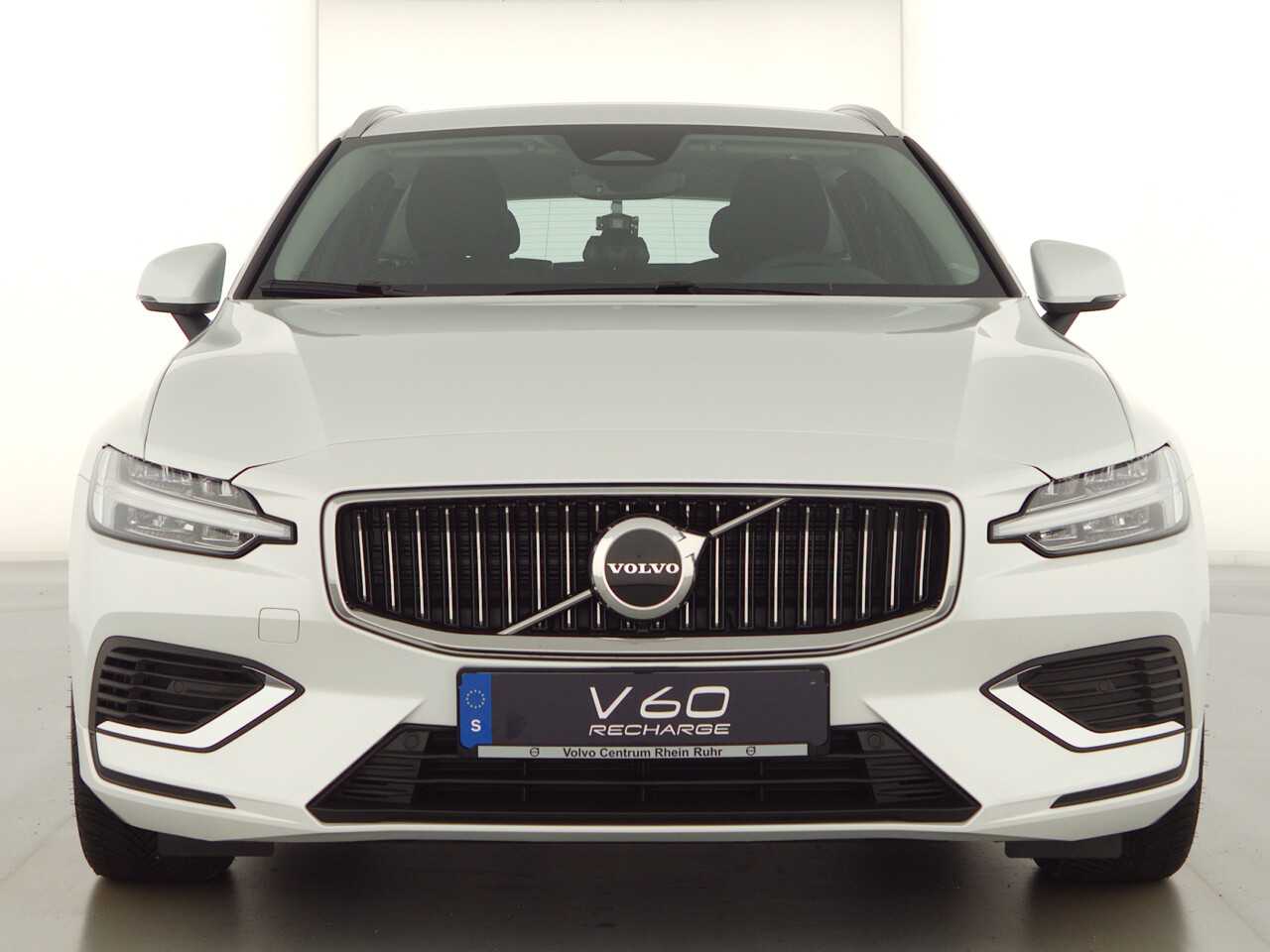 Volvo  V60 Recharge Essential, T6 AWD Plug-in Hybrid, Elektrisch/Benzin, Bright